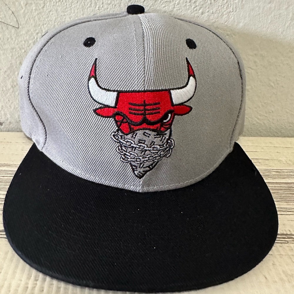 Mitchell & Ness Men's Chicago Bulls Hardwood Classic Reload Snapback Cap